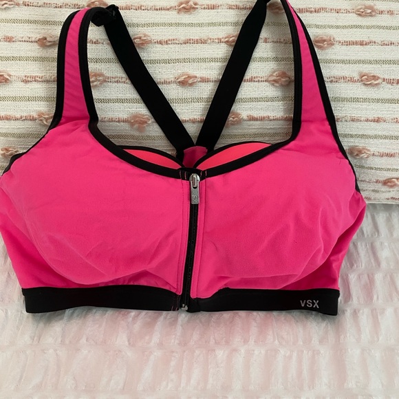 Victoria’s Secret sports bra - Picture 1 of 4